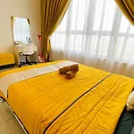 The Icon2 Condo In Ioi City Mall Putrajaya, Pool View