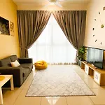 The Icon2 Condo In Ioi City Mall Putrajaya, Pool View