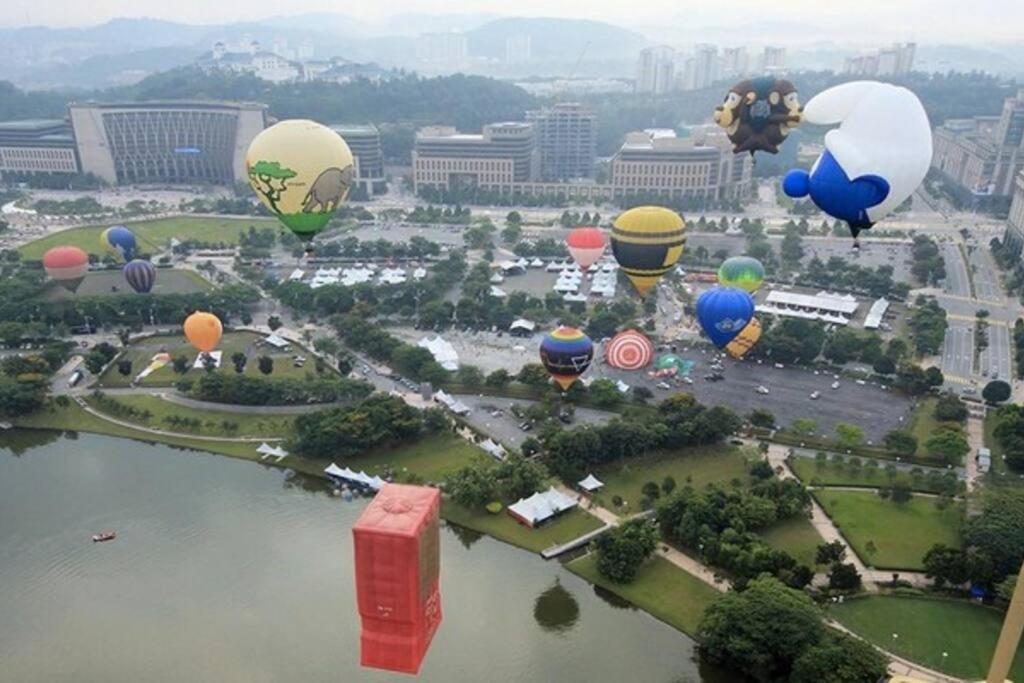 The Icon2 In Ioi Mall Putrajaya, Pool View