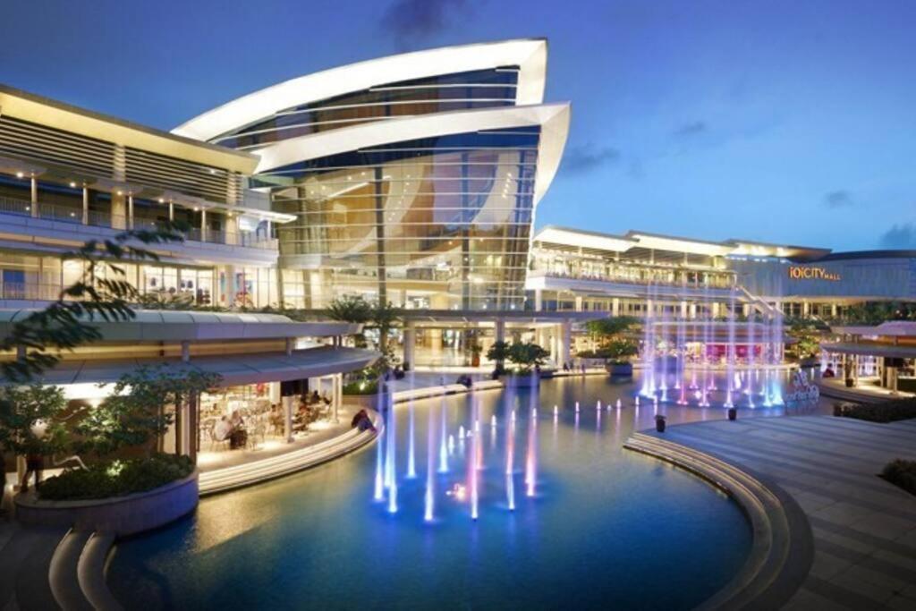 The Icon2 In Ioi Mall Putrajaya, Pool View Putrajaya